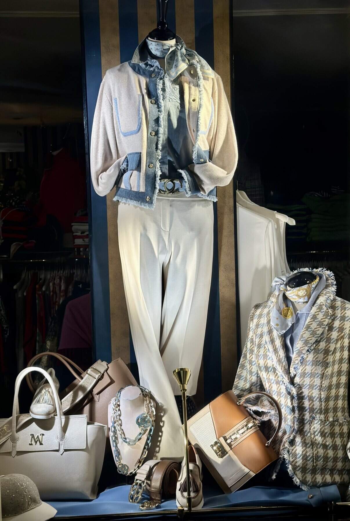 Beide Vest Met Jeas Afgebiest