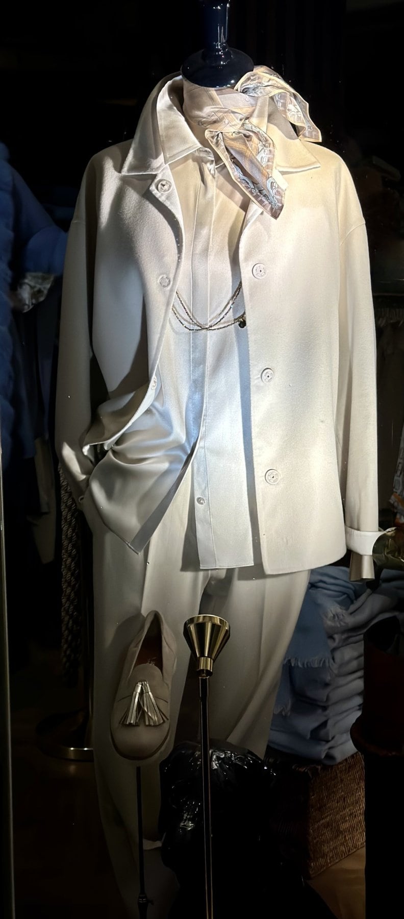 Beige Cashmere Met Zijden Bloese Van Van Laack