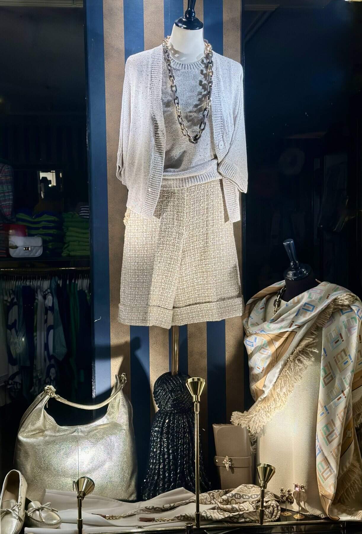 Beige Twinset Met Gouddraad