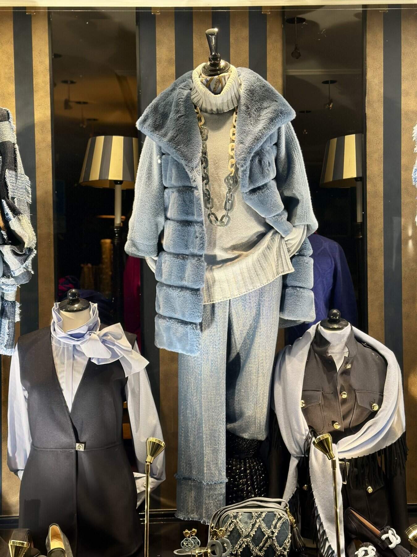 Bleu Jas Met Bleu Col Trui