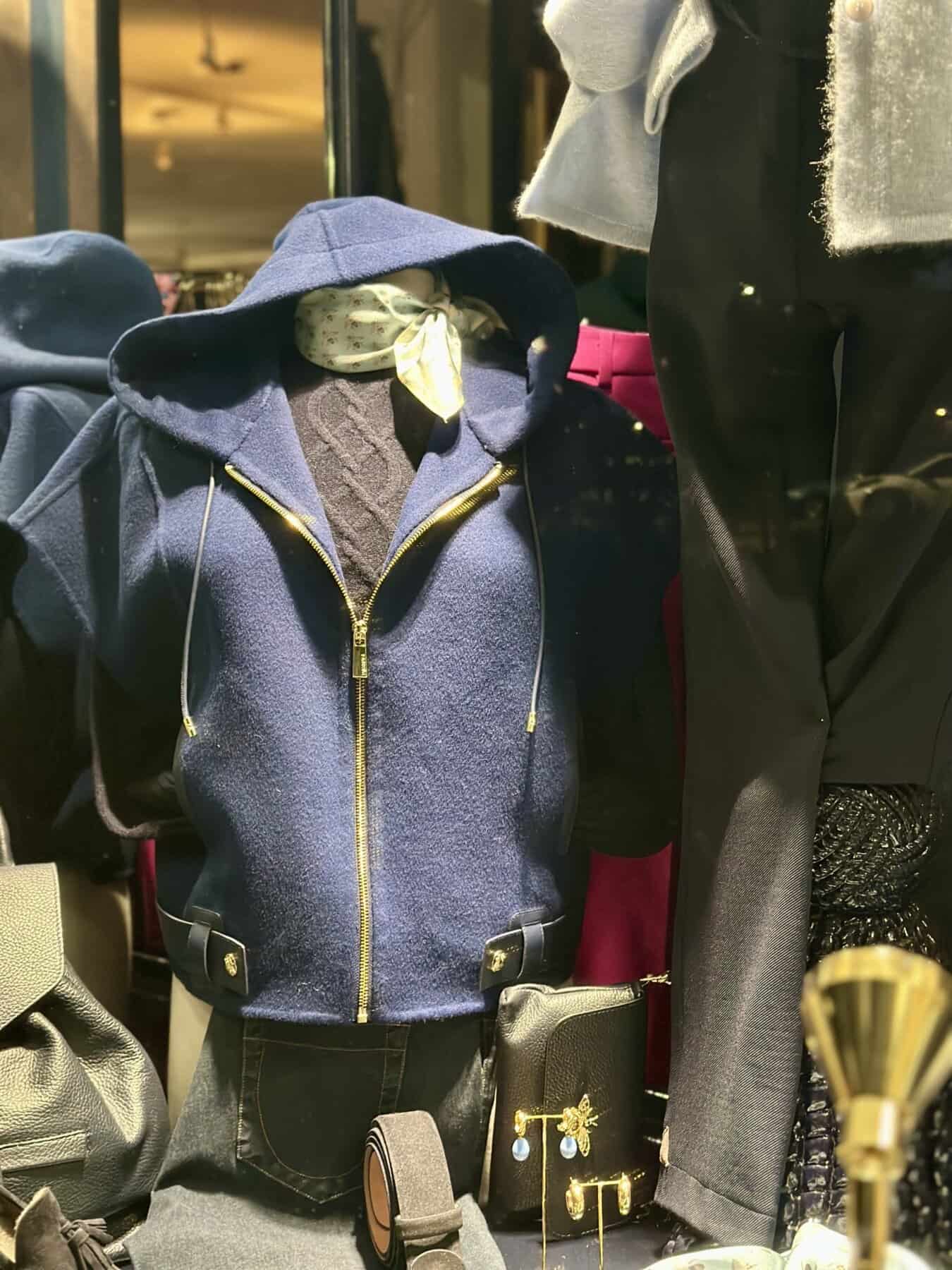 Capeje Wol Met Gouden Rits