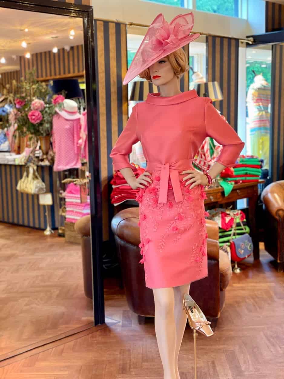 elegenheidshoeden, avondjapon, hoed dames bruiloft, gala, feestelijke hoed, avond, bruidsmoeder hoeden, Habsburg damesmode verkrijgbaar bij Modici damesmode in Laren in het Gooi, bruidsmoeder hoed, Bogner Sport, chique hoeden, Bogner, exclusieve hoeden, gelegenheidskleding, avondjurk, mooie hoeden