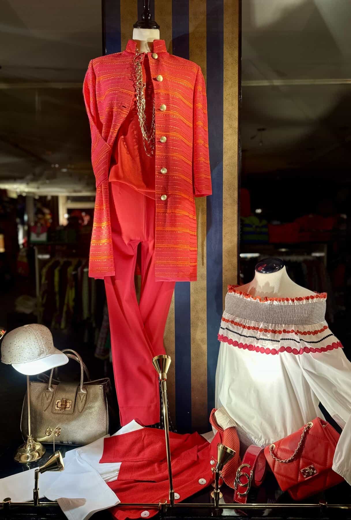 vesten en broeken ook in grote maten verkrijgbaar bij Modici laren