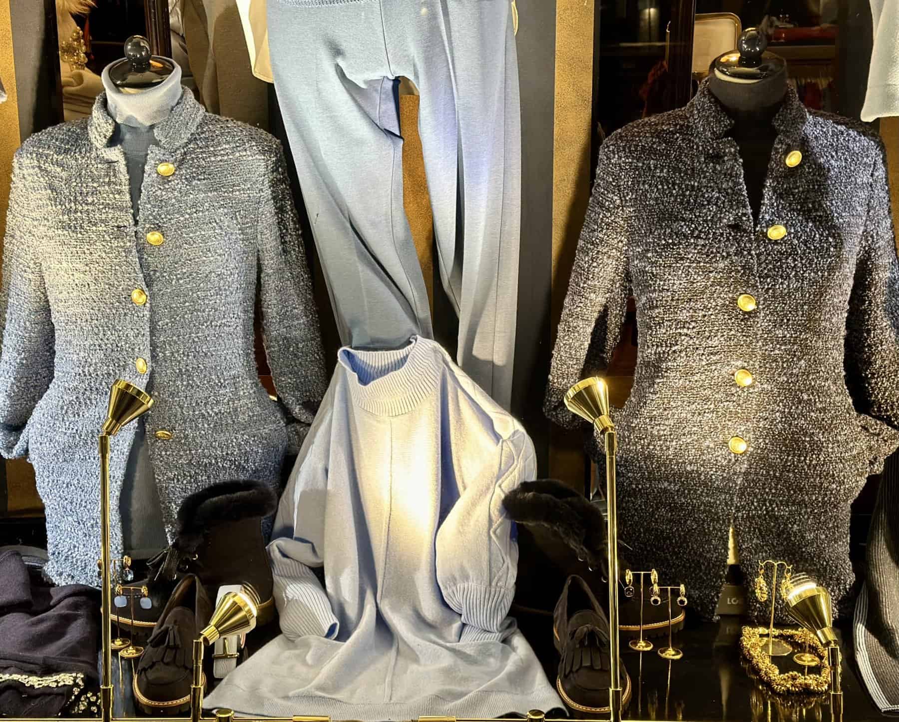 Foresti Vesten In Bleu En Donkerblauw Op Maat Gemaakt En Ook In Grote Verkrijgbaar Bij Modici Laren