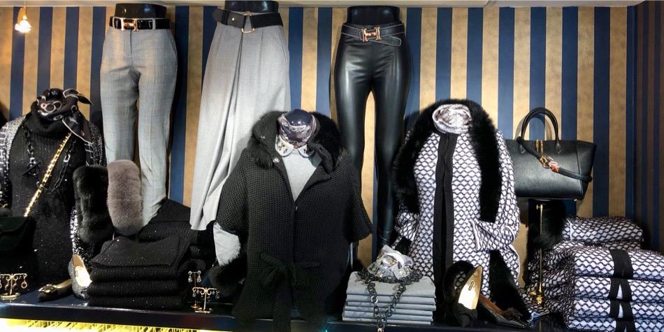 hoed dames bruiloft, gala, hoeden, feestelijke hoed, avond, bruidsmoeder hoeden, tassen, bruidsmoeder hoed, accessoires, Damesmodewinkel Modici in Laren biedt luxe merken, chique hoeden, gelegenheidskleding, exclusieve hoeden, mooie hoeden, shawls en lammy coats. Ook grote maten., avondjurk, gelegenheidshoeden, avondjapon, schoenen Luxe merken, liola mode, nvsco, bijou, exclusieve bijouterie, rolf schulte, thomas rath, Sieraden, stizzoli, seductive mode, bijouterie, luxe sieraden, bm damesschoenen, katharina von braun, exclusieve damesmode, armbanden, bm comfortabel, michele mode, dameskleding, ringen, loro piana, escada mode, michele broeken, laren, oorbellen, stizzoli mode, katharina v braun, barbara kessels mode, damesmode, luxe kettingen, le tricot perugia, barbara kessels, maison common, design sieraden