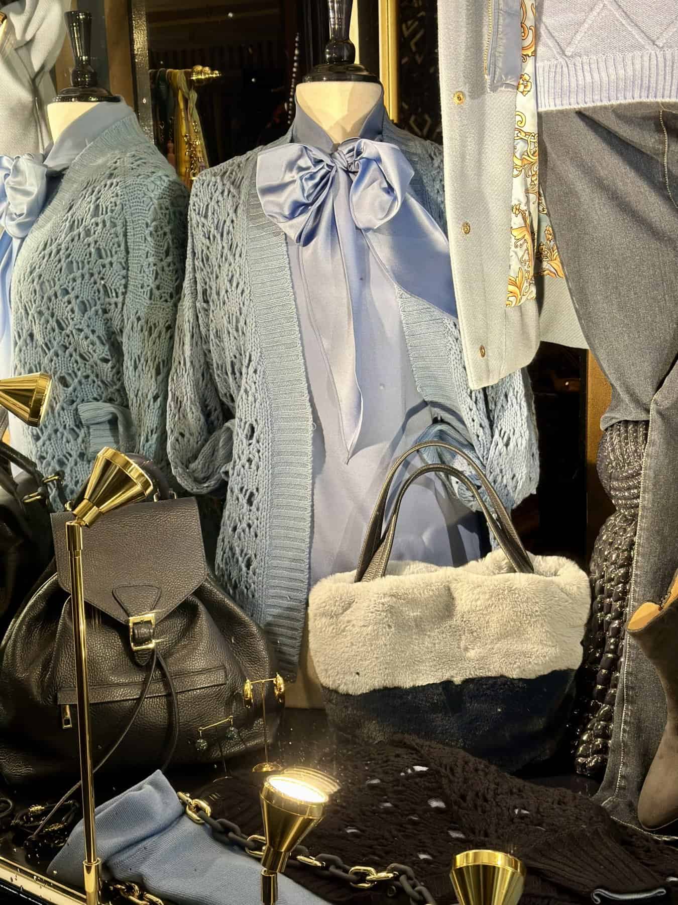 Gehaakt Vest Van Le Tricot Perugia Bleu En Donkerblauw Ook In Grote Maten