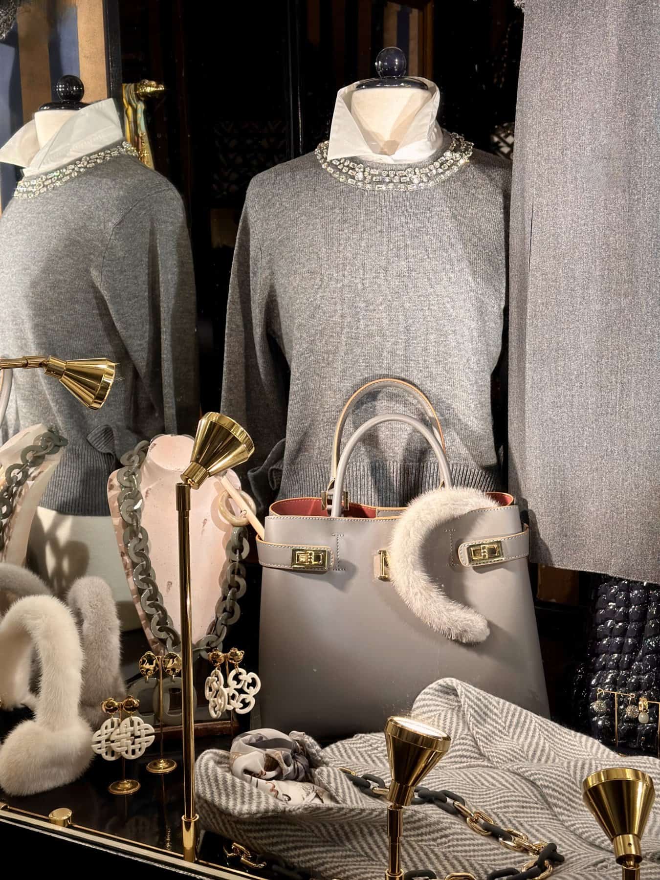 Grijs Truitje Met Steentjes Verkrijgbaar Bij Modici Laren