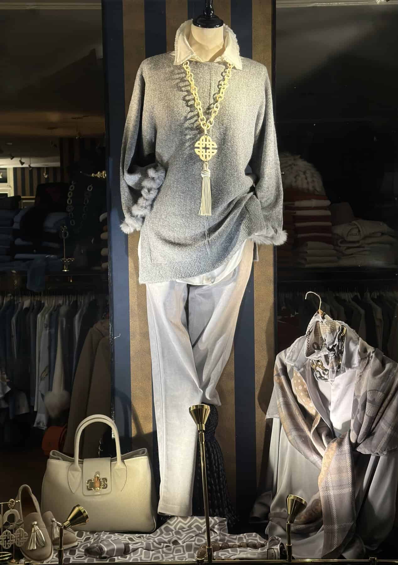 Grijzen Trui Ook In Groten Maten Verkrijgbaar Bij Modici Laren