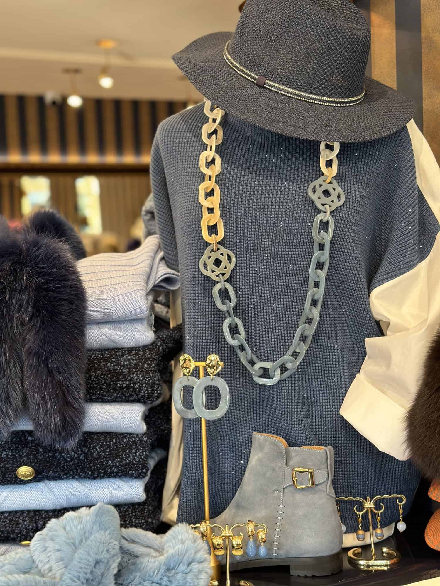 Le Tricot Perugia Trui Bleu bleu met wit blouse