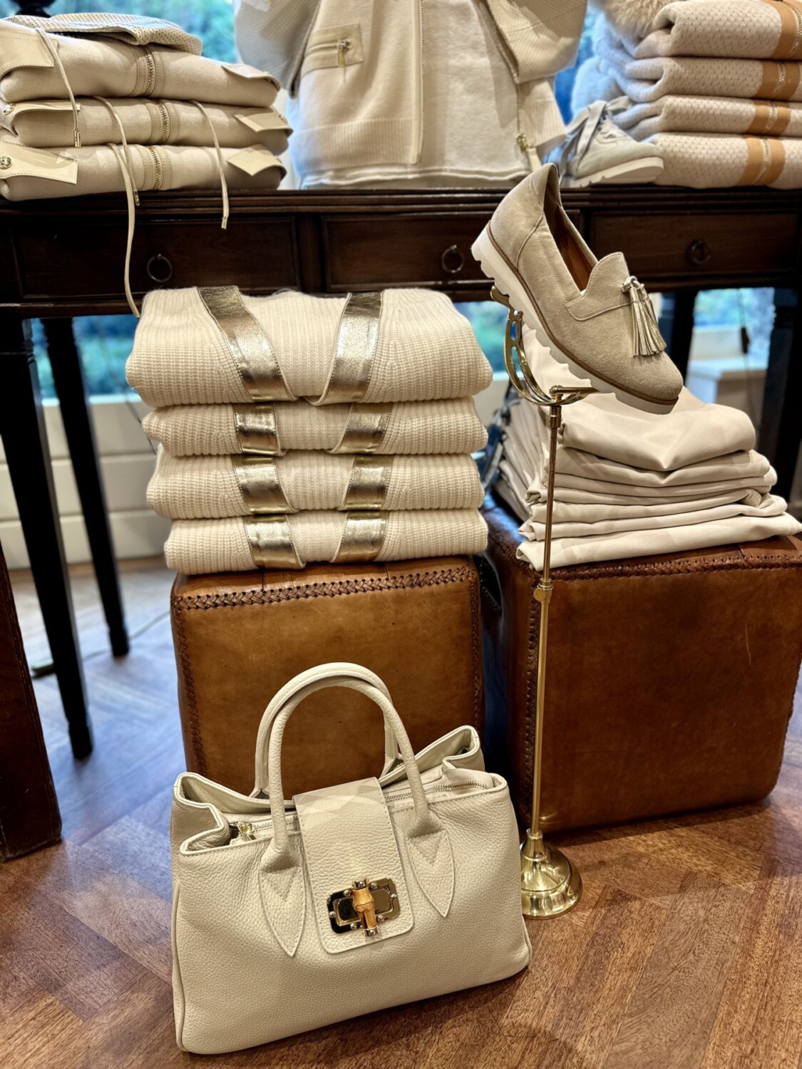 Offwhit Vesten Met Goud Leer